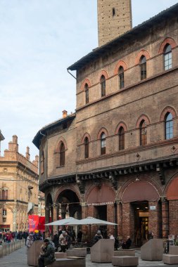 BOLOGNA, İtalya - 07 Aralık 2024: Bologna 'nın Eski Kasabası Panorama, Emilia-Romagna Bölgesi, İtalya