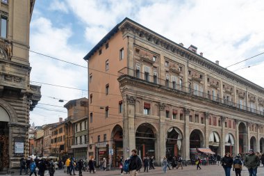 BOLOGNA, İtalya - 07 Aralık 2024: Bologna 'nın Eski Kasabası Panorama, Emilia-Romagna Bölgesi, İtalya
