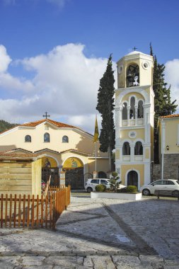 XANTHI, GREECE - 26 Aralık 2023: Xanthi, Doğu Makedonya ve Trakya 'daki eski sokak ve eski evler