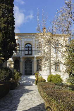 XANTHI, GREECE - 26 Aralık 2023: Xanthi, Doğu Makedonya ve Trakya 'daki eski sokak ve eski evler