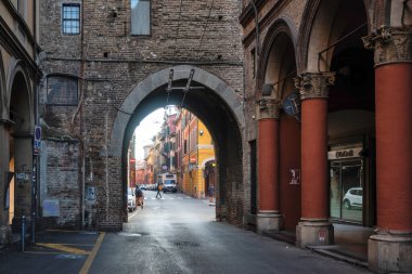 BOLOGNA, İtalya - 07 Aralık 2024: Bologna 'nın Eski Kasabası Panorama, Emilia-Romagna Bölgesi, İtalya