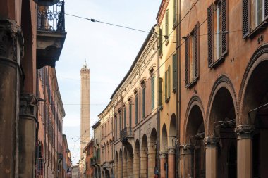 BOLOGNA, İtalya - 07 Aralık 2024: Bologna 'nın Eski Kasabası Panorama, Emilia-Romagna Bölgesi, İtalya