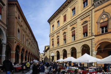 BOLOGNA, İtalya - 07 Aralık 2024: Bologna 'nın Eski Kasabası Panorama, Emilia-Romagna Bölgesi, İtalya