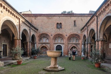 BOLOGNA, İtalya - 07 Aralık 2024: Bologna 'nın Eski Kasabası Panorama, Emilia-Romagna Bölgesi, İtalya