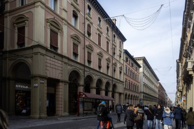 BOLOGNA, İtalya - 07 Aralık 2024: Bologna 'nın Eski Kasabası Panorama, Emilia-Romagna Bölgesi, İtalya