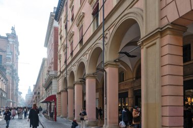 BOLOGNA, İtalya - 07 Aralık 2024: Bologna 'nın Eski Kasabası Panorama, Emilia-Romagna Bölgesi, İtalya