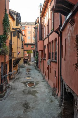 BOLOGNA, İtalya - 07 Aralık 2024: Bologna 'nın Eski Kasabası Panorama, Emilia-Romagna Bölgesi, İtalya