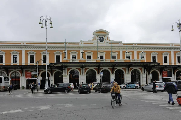 BARI, İtalya - 16 Mayıs 2024: Bari, Apulia Bölgesi, İtalya 'nın Eski Kasabası' nın inanılmaz manzarası
