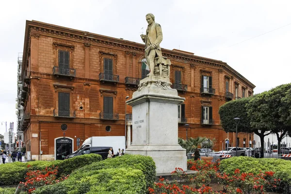 BARI, İtalya - 16 Mayıs 2024: Bari, Apulia Bölgesi, İtalya 'nın Eski Kasabası' nın inanılmaz manzarası