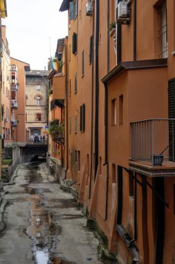 BOLOGNA, İtalya - 07 Aralık 2024: Bologna 'nın Eski Kasabası Panorama, Emilia-Romagna Bölgesi, İtalya