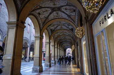 BOLOGNA, İtalya - 07 Aralık 2024: Bologna 'nın Eski Kasabası Panorama, Emilia-Romagna Bölgesi, İtalya
