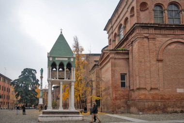 BOLOGNA, İtalya - 07 Aralık 2024: Bologna 'nın Eski Kasabası Panorama, Emilia-Romagna Bölgesi, İtalya