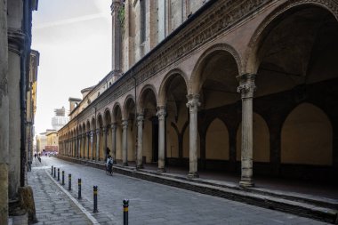 BOLOGNA, İtalya - 07 Aralık 2024: Bologna 'nın Eski Kasabası Panorama, Emilia-Romagna Bölgesi, İtalya