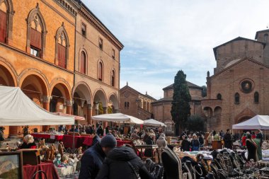 BOLOGNA, İtalya - 07 Aralık 2024: Bologna 'nın Eski Kasabası Panorama, Emilia-Romagna Bölgesi, İtalya