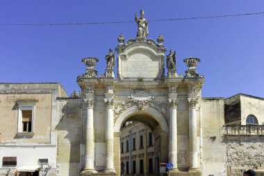 LECCE, İtalya - 12 Mayıs 2024: İtalya 'nın Apulia Bölgesi' ndeki Eski Lecce kasabasının muhteşem manzarası