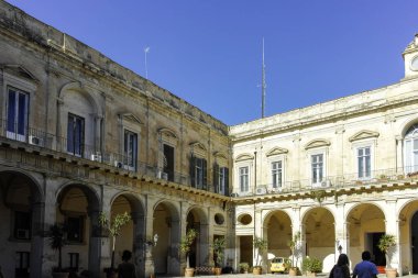 LECCE, İtalya - 12 Mayıs 2024: İtalya 'nın Apulia Bölgesi' ndeki Eski Lecce kasabasının muhteşem manzarası