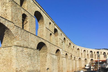 KAVALA, GREECE - 27 Aralık 2023: Eski Kavala kenti, Doğu Makedonya ve Trakya, Yunanistan