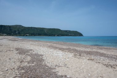 Yunanistan 'ın İyon Adaları' ndaki Agios Ioannis plajı yakınlarındaki Lefkada Panoraması