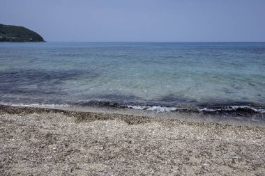 Yunanistan 'ın İyon Adaları' ndaki Agios Ioannis plajı yakınlarındaki Lefkada Panoraması
