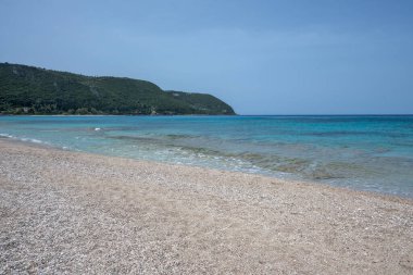 Yunanistan 'ın İyon Adaları' ndaki Agios Ioannis plajı yakınlarındaki Lefkada Panoraması