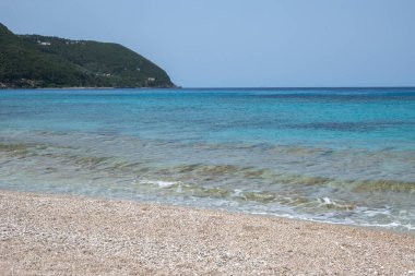 Yunanistan 'ın İyon Adaları' ndaki Agios Ioannis plajı yakınlarındaki Lefkada Panoraması