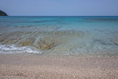 Yunanistan 'ın İyon Adaları' ndaki Agios Ioannis plajı yakınlarındaki Lefkada Panoraması