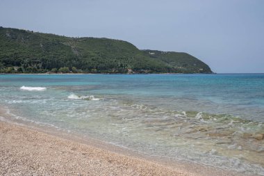 Yunanistan 'ın İyon Adaları' ndaki Agios Ioannis plajı yakınlarındaki Lefkada Panoraması