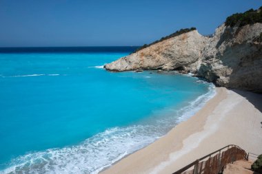Yunanistan 'ın İyon Adaları' ndaki Porto Katsiki plajı yakınlarındaki Lefkada Sahili 'nin Muhteşem Panoraması