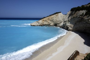 Yunanistan 'ın İyon Adaları' ndaki Porto Katsiki plajı yakınlarındaki Lefkada Sahili 'nin Muhteşem Panoraması
