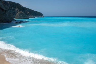 Yunanistan 'ın İyon Adaları' ndaki Porto Katsiki plajı yakınlarındaki Lefkada Sahili 'nin Muhteşem Panoraması