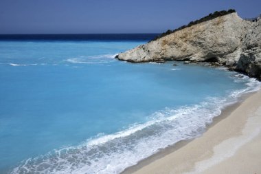 Yunanistan 'ın İyon Adaları' ndaki Porto Katsiki plajı yakınlarındaki Lefkada Sahili 'nin Muhteşem Panoraması
