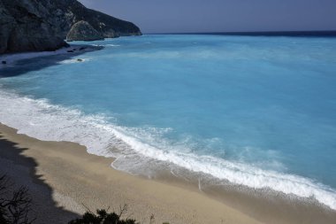 Yunanistan 'ın İyon Adaları' ndaki Porto Katsiki plajı yakınlarındaki Lefkada Sahili 'nin Muhteşem Panoraması