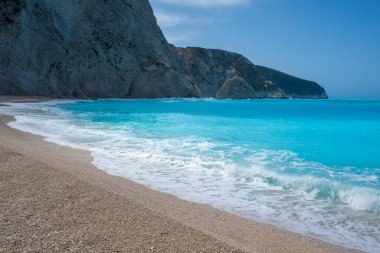 Yunanistan 'ın İyon Adaları' ndaki Porto Katsiki plajı yakınlarındaki Lefkada Sahili 'nin Muhteşem Panoraması