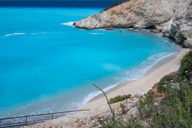 Yunanistan 'ın İyon Adaları' ndaki Porto Katsiki plajı yakınlarındaki Lefkada Sahili 'nin Muhteşem Panoraması