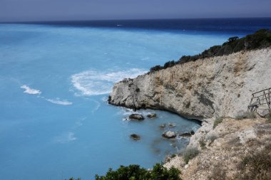 Yunanistan 'ın İyon Adaları' ndaki Porto Katsiki plajı yakınlarındaki Lefkada Sahili 'nin Muhteşem Panoraması
