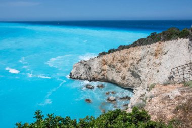 Yunanistan 'ın İyon Adaları' ndaki Porto Katsiki plajı yakınlarındaki Lefkada Sahili 'nin Muhteşem Panoraması