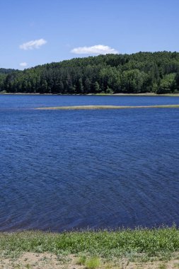 Sırbistan 'ın Vlasina Gölü' nün Muhteşem Yaz Panoraması