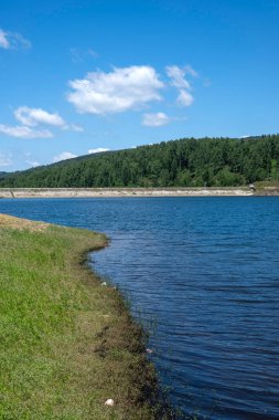 Sırbistan 'ın Vlasina Gölü' nün Muhteşem Yaz Panoraması