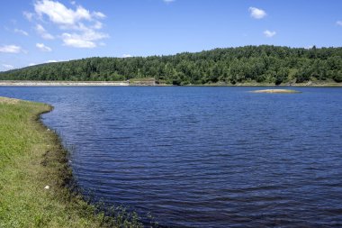 Sırbistan 'ın Vlasina Gölü' nün Muhteşem Yaz Panoraması