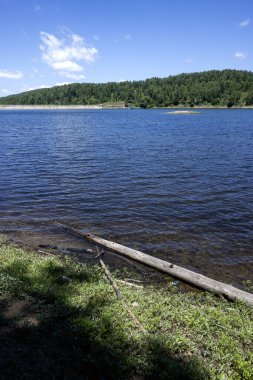 Sırbistan 'ın Vlasina Gölü' nün Muhteşem Yaz Panoraması
