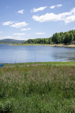 Sırbistan 'ın Vlasina Gölü' nün Muhteşem Yaz Panoraması