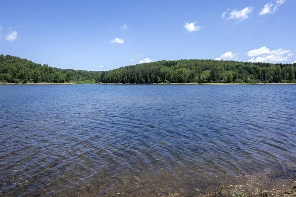 Sırbistan 'ın Vlasina Gölü' nün Muhteşem Yaz Panoraması