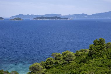 Skiathos Adası, Sporades, Teselya, Yunanistan 'ın inanılmaz kıyı şeridi manzarası