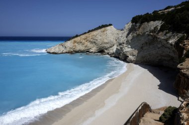 Yunanistan 'ın İyon Adaları' ndaki Porto Katsiki plajı yakınlarındaki Lefkada Sahili 'nin Muhteşem Panoraması