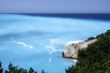 Yunanistan 'ın İyon Adaları' ndaki Porto Katsiki plajı yakınlarındaki Lefkada Sahili 'nin Muhteşem Panoraması