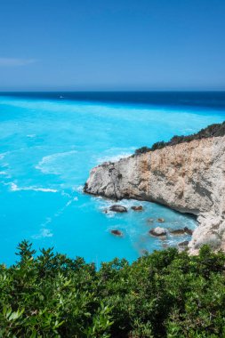 Yunanistan 'ın İyon Adaları' ndaki Porto Katsiki plajı yakınlarındaki Lefkada Sahili 'nin Muhteşem Panoraması
