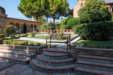 Orta Makedonya ve Yunanistan 'ın Katerini kenti yakınlarındaki Suriyeli Hosios Efrem Manastırı Panoraması