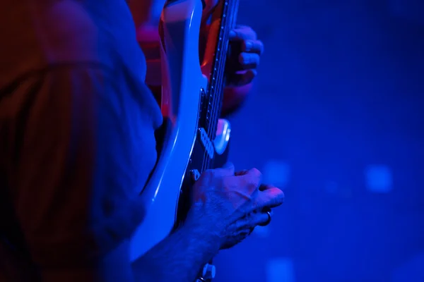 Guitarra elétrica em concerto — Fotografia de Stock