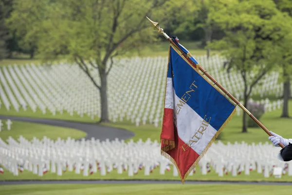 Memorial day op de Amerikaanse begraafplaats in Frankrijk — Stockfoto