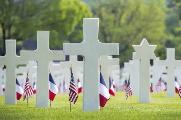 Memorial day op de Amerikaanse begraafplaats in Frankrijk — Stockfoto